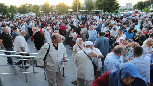 Kayseri’den 180 kişi kutsal topraklara gitti