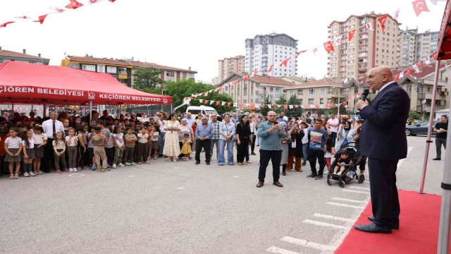 Keçiören Belediye Başkanı Altınok, Barışyolu İlkokulu’na halı saha müjdesi verdi