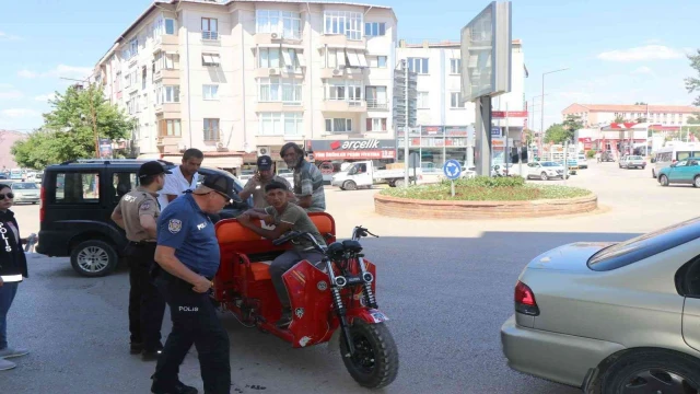 Keşan’daki huzur ve güven uygulamalarında aranan 2 kişi yakalandı