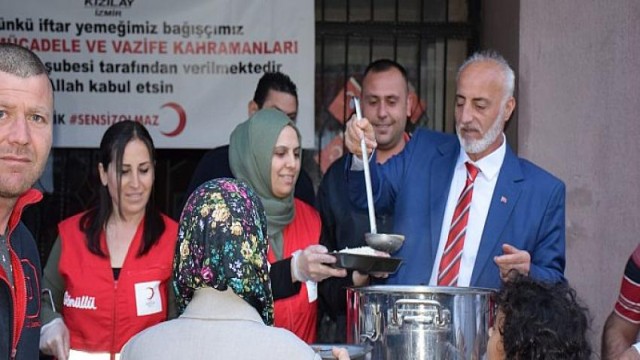 Kızılay son iftar yemeği Gültepe’de