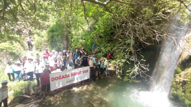 Kocabor Şelalesi’ne ziyaretçi akını