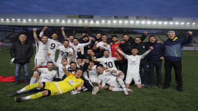 Kocaeli Süper Amatör Lig B Grubunda Gebze Tayfunspor şampiyon