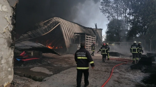 Kocaeli’de fabrikada yangın