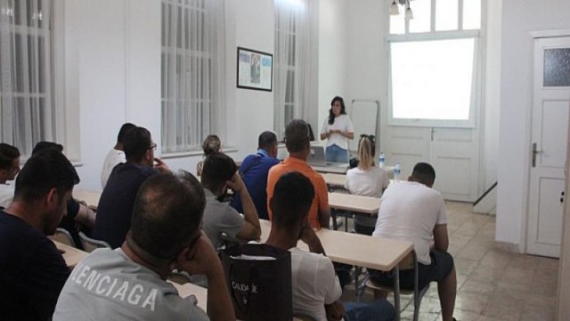 Konak Gençlik Destek Merkezi bağımlılıkla  mücadele seminerlerine ev sahipliği yapıyor