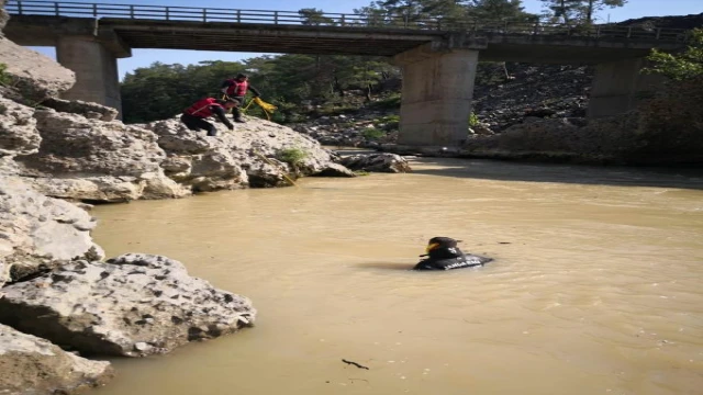 Köprüçay’da kaybolan Burundili turisti arama çalışması 3’üncü gününde