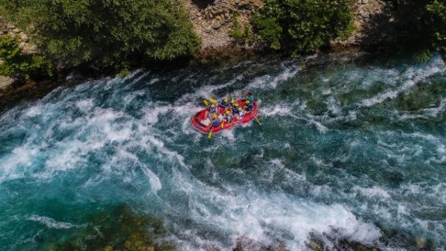 Köprülü Kanyon’da günde 3 bin bot suya iniyor