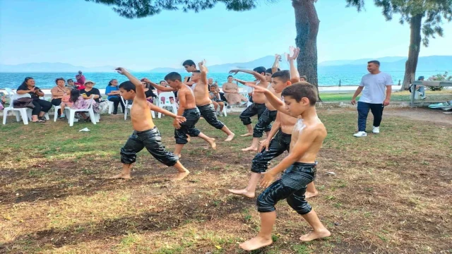 Köyceğiz’de minik pehlivanlar güreş tuttu