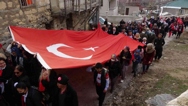 Köylüler 102 yıl önceki ”Kurtuluşa Yürüyüşü”nü canlandırdı