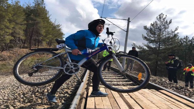 Kros Duatlon Türkiye Şampiyonası Dursunbey’de gerçekleşti