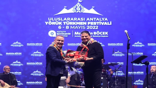 Kubat, Yörük Türkmen Festivalinde sevenleriyle buluştu