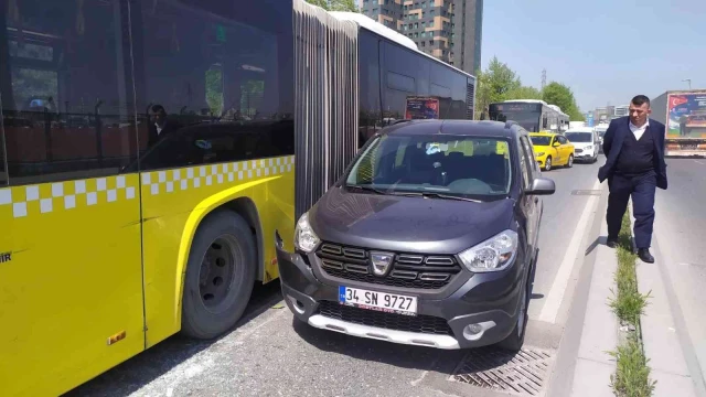 Küçükçekmece’de İETT otobüsü zincirleme kazaya karıştı: 14 yaralı