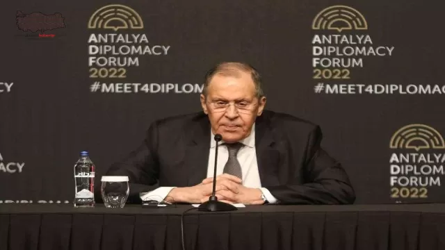 Lavrov: ”Başkan Putin, Zelenskiy ile görüşebilir, temastan kaçmaz”