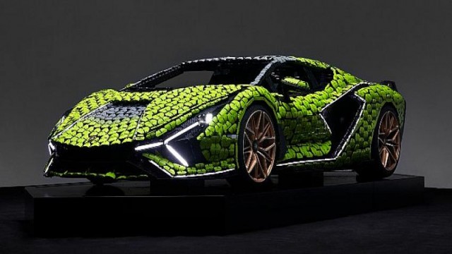 LEGO Technic yapım parçaları ile gerçek boyutuna uygun olarak inşa edilen Lamborghini Sián FKP 37 modeli İstanbul’da!