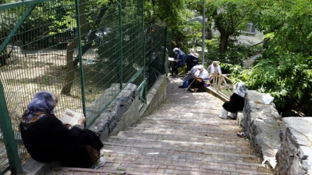 LGS sınavı öncesi Zuharatbaba Türbesi’nde dua ettiler