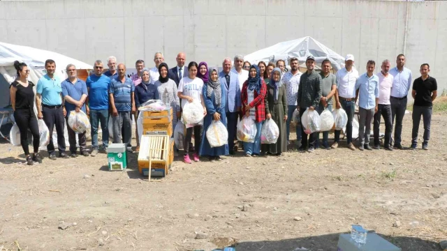 Manisa Büyükşehir Belediyesi, Soma’da arıcılığı geliştiriyor