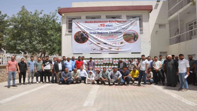 Mardin’de besicilere sırt pompası ve ilaç desteği