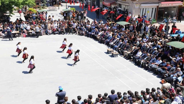 Mardin’de yoğurt festivali renkli görüntülere sahne oldu