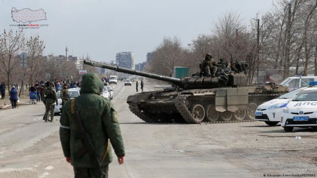 Mariupol'de Çatışmaların Ortasında Kalan Siviller