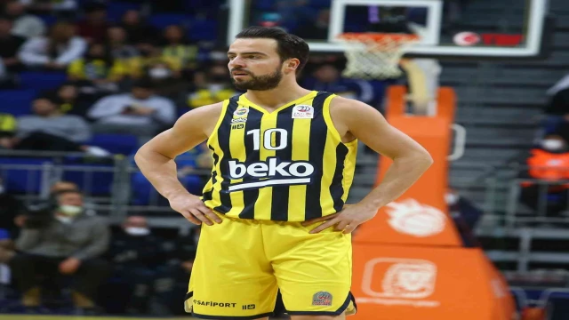 Melih Mahmutoğlu 2 yıl daha Fenerbahçe Beko’da