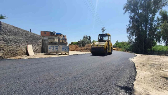 Mersin’de asfaltlama çalışmaları sürüyor