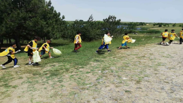 Mesire alanındaki çöpleri topladılar