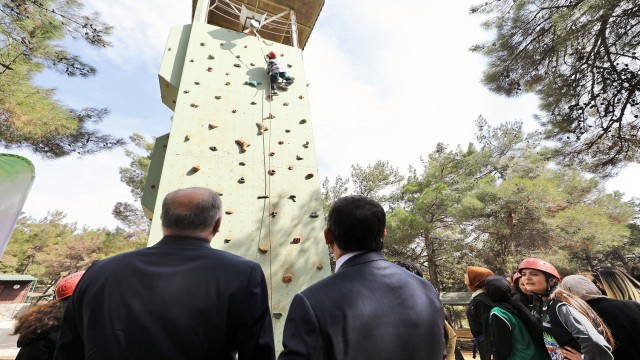 Milletvekili Koçer ile Fadıloğlu gençlerle buluştu