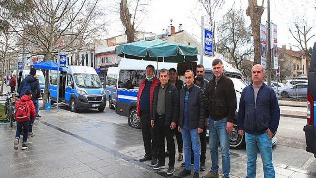 Minibüsler Gar Meydanı’na alındı, esnafın ve vatandaşın yüzü güldü