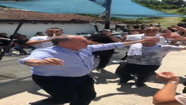 Muharrem İnce, köy düğününde oynadı