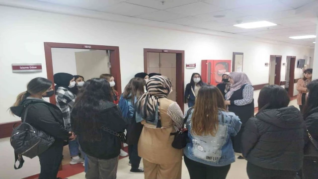 NEVÜ’lü öğrenciler Kayseri Çocuk İzlem Merkezi’nde teknik gezide