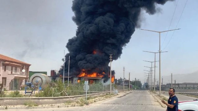 Niğde’de atık yağ geri dönüşüm tesisinde yangın