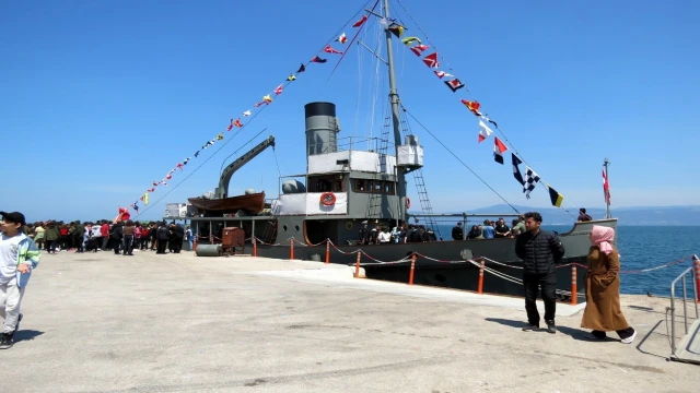 Nusret Mayın Gemisine Mudanya’da ziyaretçi akını