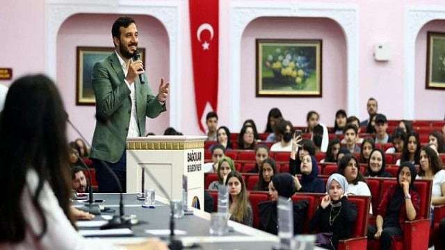 Öğrencilerden çevre mesajı: Geri dönüşüm ilk olarak evde başlar