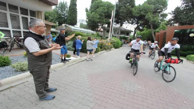 Ormanlar için İzmir’e pedal çevirdiler