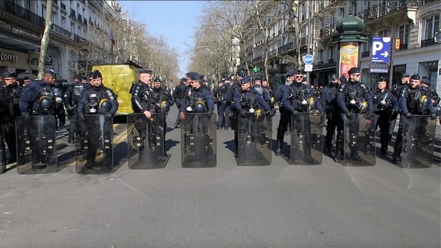 Paris’te ırkçılık karşıtı protesto düzenlendi