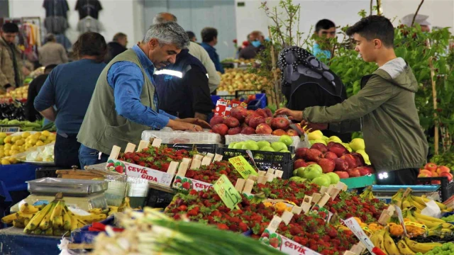 Pazarda fiyatlar düşüyor