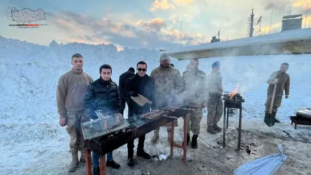 PKK’nın sözde ikinci Kandil dediği Kato Dağı’nda Mehmetçikle mangal keyfi