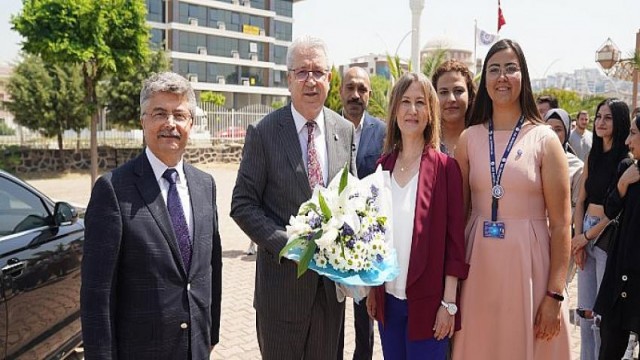 Rektör Budak, Bergama ve Aliağa’da akademisyen ve öğrencilerle bir araya geldi