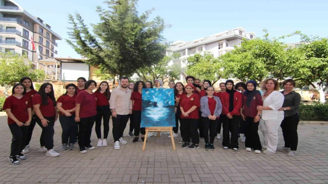 Ressam Cam Emre Dağ’dan, Alanya’da okullarda canlı performans