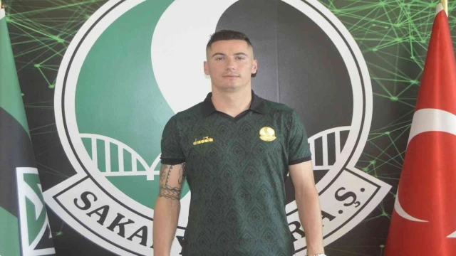 Sakaryaspor, Odise Roshi ile 2 yıllık sözleşme imzaladı