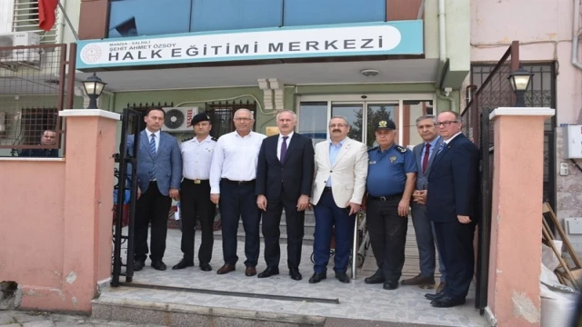 Salihli’de ”Geri Dönüşüm Kütüphanesi” açıldı