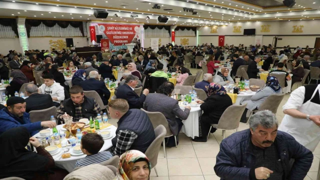 Şehit aileleri ile gaziler onuruna iftar verildi