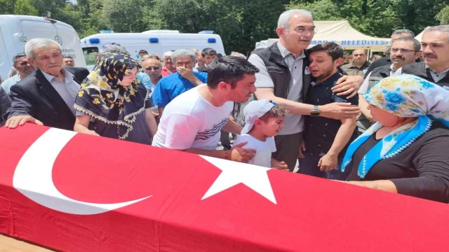 Şehit ormancının oğlu: ”Babamdan aldığım bayrağı gururla taşıyacağım”