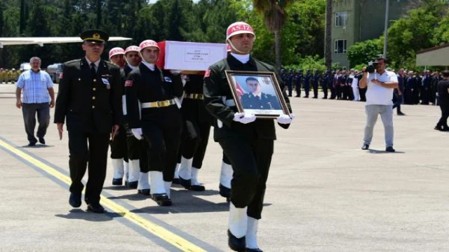 Şehit Piyade Teğmen Güler’in cenazesi memleketi Antalya’da