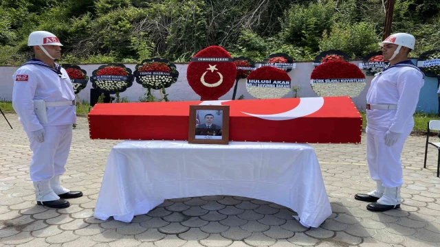 Şehit Uzm. Çvş. Özkaya’nın cenazesi toprağa verildi