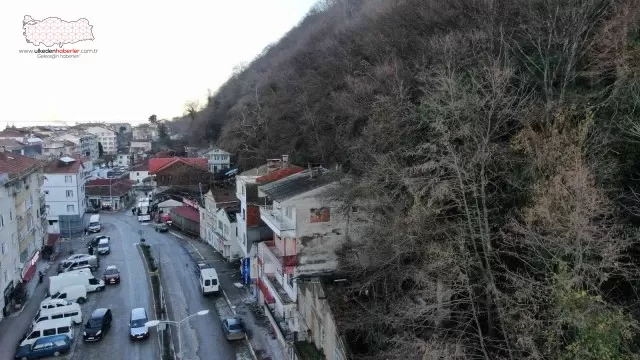 Sel felaketi heyelanı tetikledi: 13 iş yeri ve 13 konut tahliye edildi