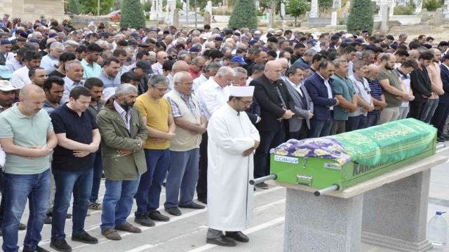 Selde hayatını kaybeden 5 çocuk annesi Şehrivani Canıvar  toprağa verildi