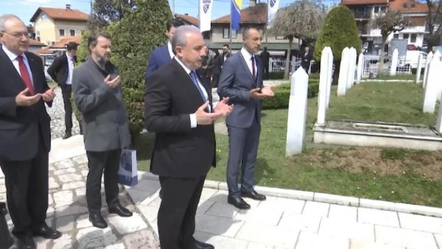 Şentop, Saraybosna’da Kovaçi Şehitliği’ni ziyaret etti