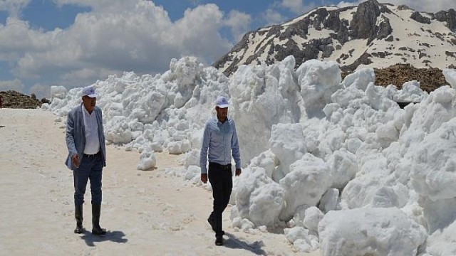 Söbüçimen Yayla Yolunda Karla Mücadele Çalışması