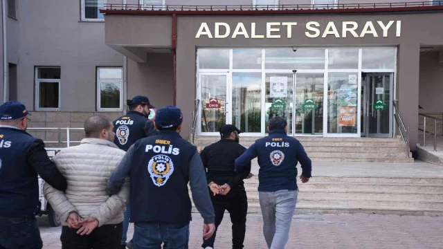 Sosyal medya dolandırıcıları tutuklandı