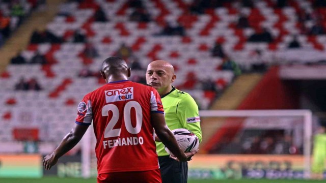 Spor Toto Süper Lig: Antalyaspor: 1- Sivasspor: 0 (İlk yarı)